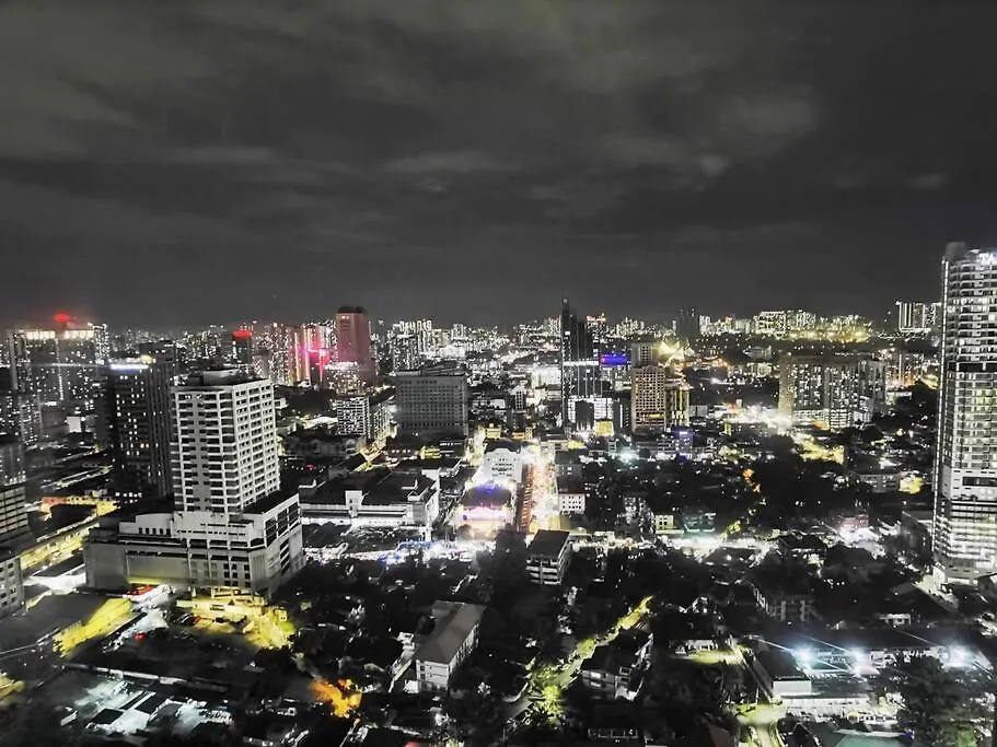Cl24A 5-6Pax Klcc Sky Pool Condo Kuala Lumpur